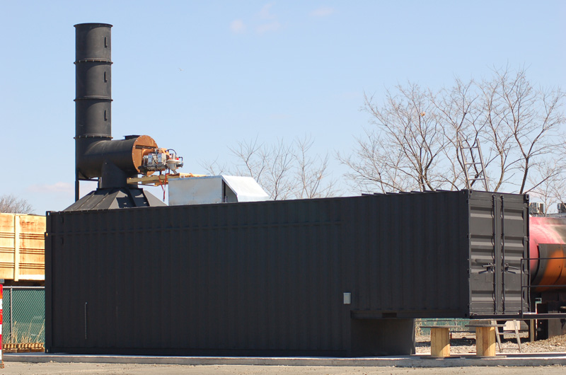 Flashover trainer with attached smoke scrubber